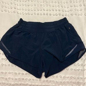 Lululemon Hotty Hot shorts 2”